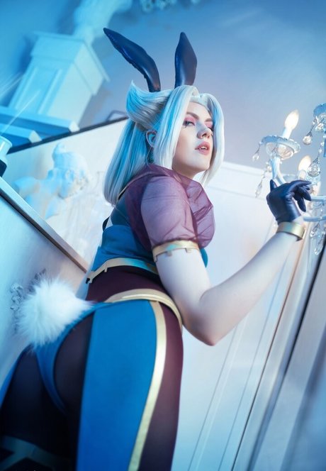 Anya Ichios photo 765