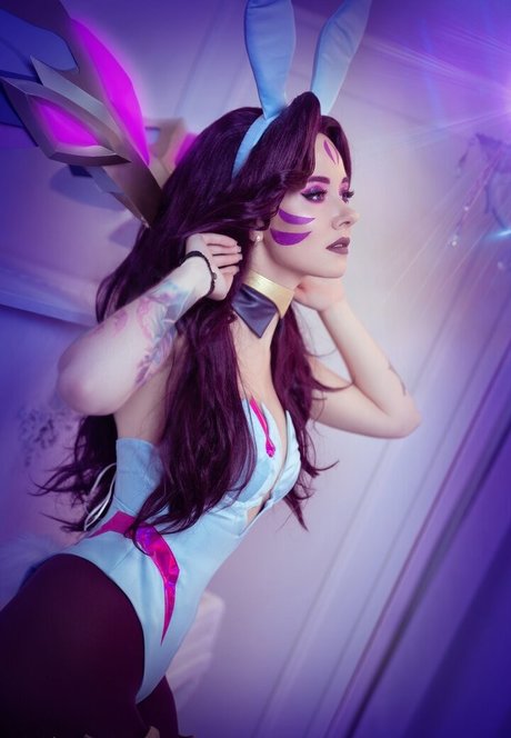 Anya Ichios photo 767