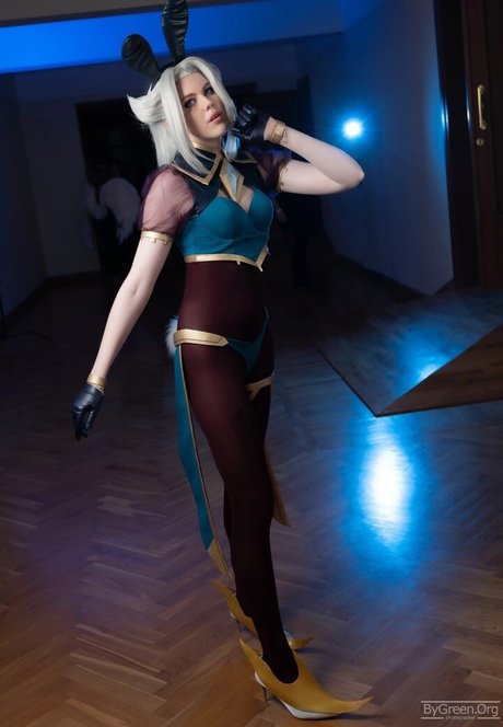Anya Ichios photo 769
