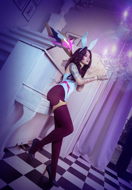 Anya Ichios photo 770