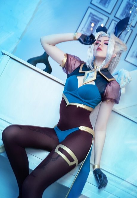 Anya Ichios photo 773