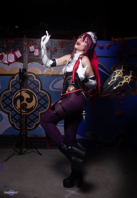 Anya Ichios photo 805