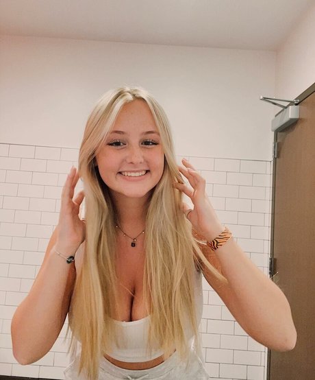 Anya Marie photo 15