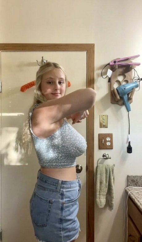 Anya Marie photo 46