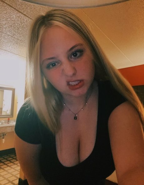 Anya Marie photo 56