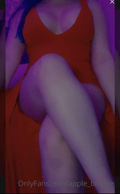 AppleBlonde photo 32