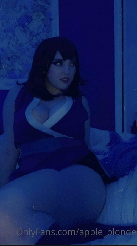 AppleBlonde photo 33