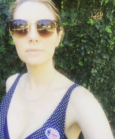 April Bowlby photo 23