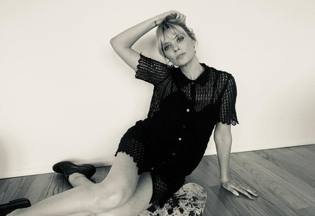 April Bowlby photo 31