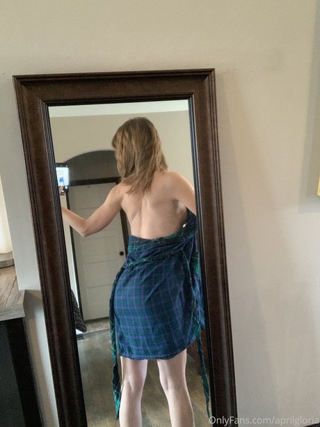 April Gloria photo 18