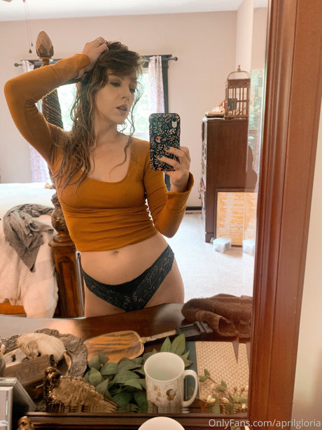 April Gloria photo 85