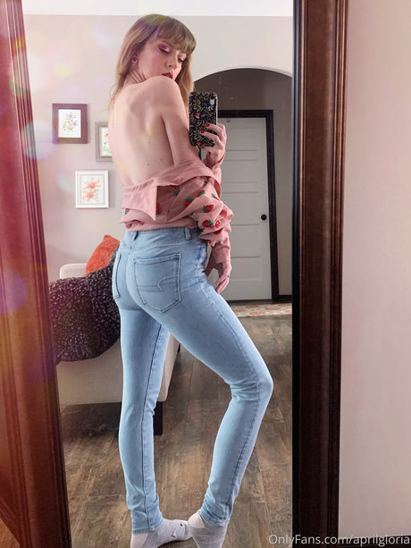 April Gloria photo 411