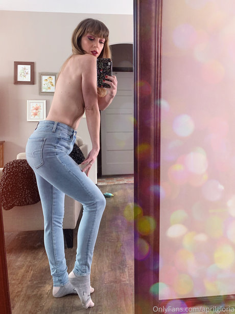 April Gloria photo 420