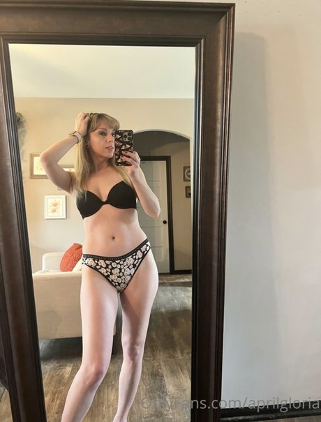 April Gloria photo 642