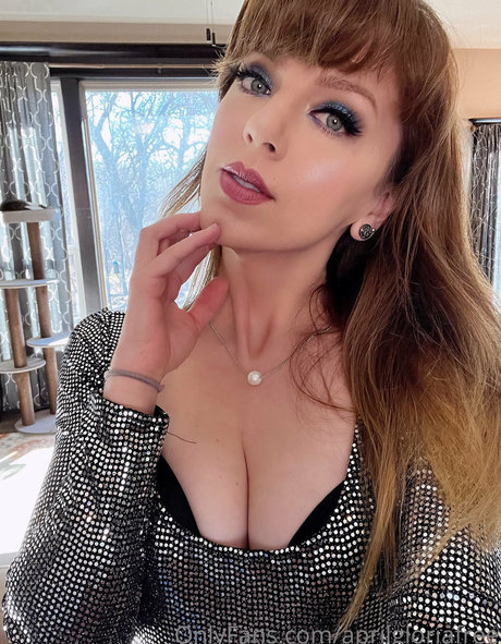 April Gloria photo 857