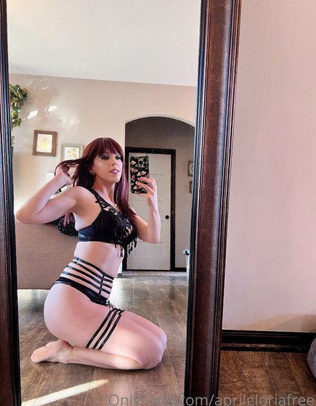 April Gloria photo 936