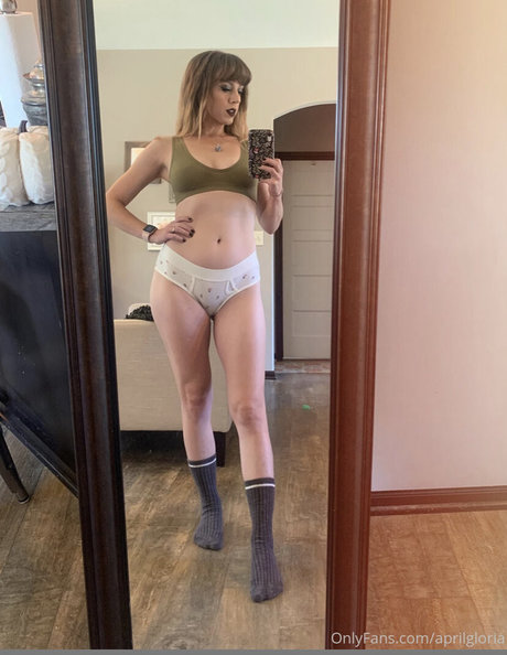 April Gloria photo 1014