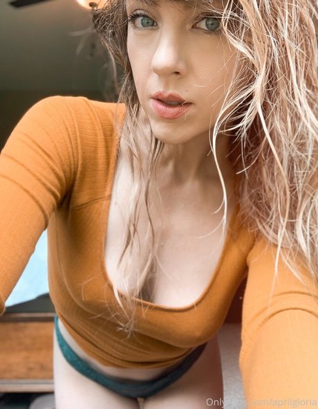 April Gloria photo 1117