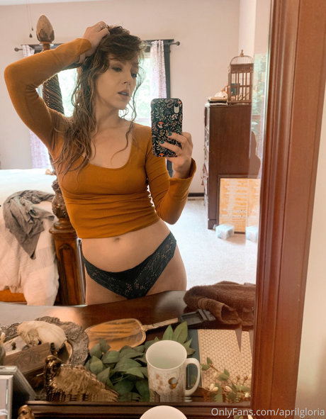 April Gloria photo 1194