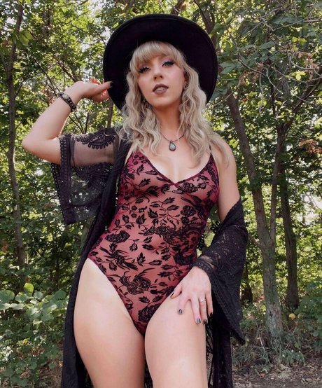 April Gloria photo 1713