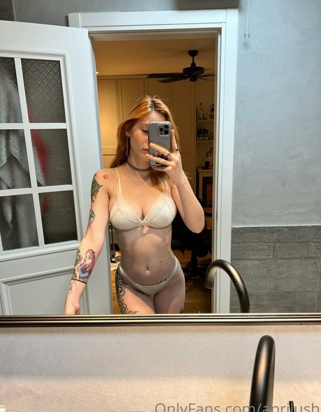 April Harel photo 21