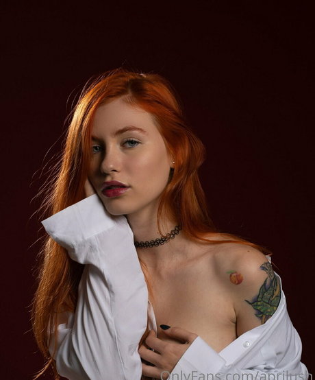 April Harel photo 29