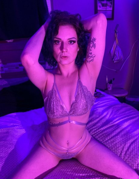 Aprilaura photo 20