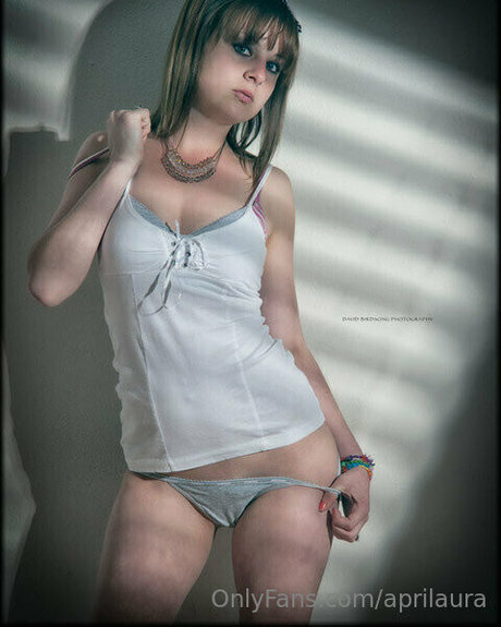Aprilaura photo 47