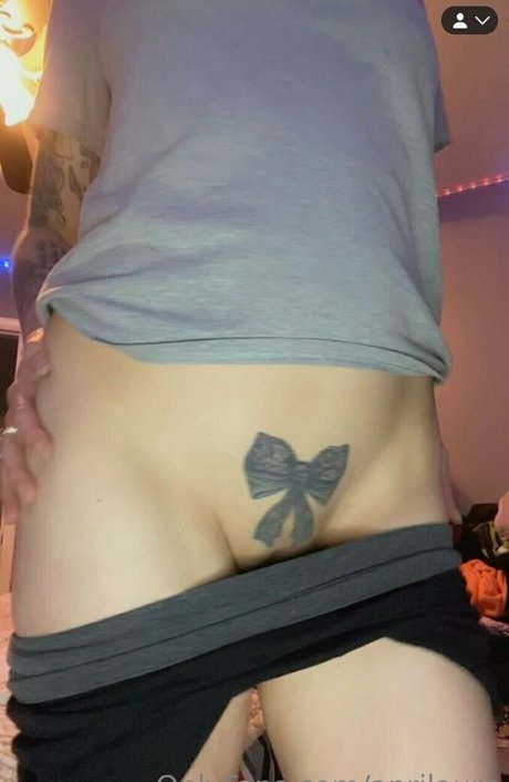 Aprilaura photo 75