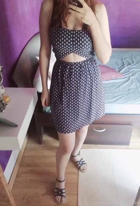 Aprilxredfree photo 8