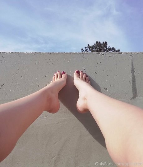 Aprilxredfree photo 10
