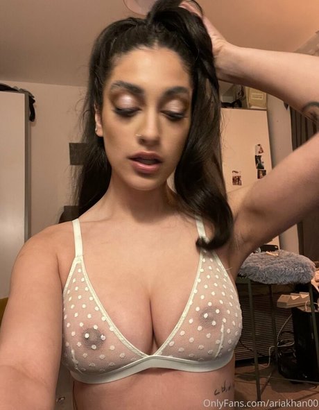 Aria Khan photo 87