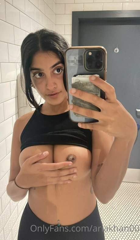 Aria Khan photo 113