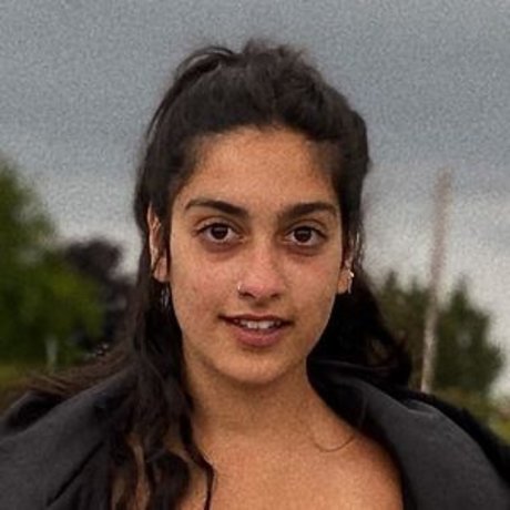 Aria Khan photo 150