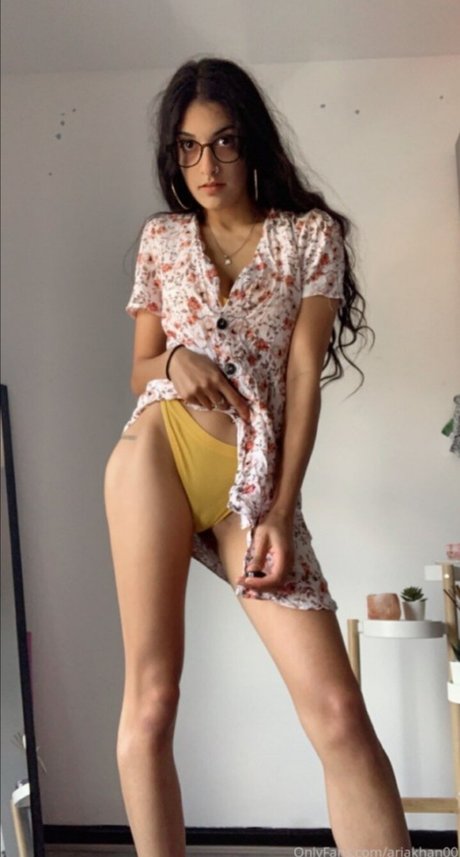 Aria Khan photo 152