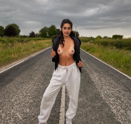 Aria Khan photo 153