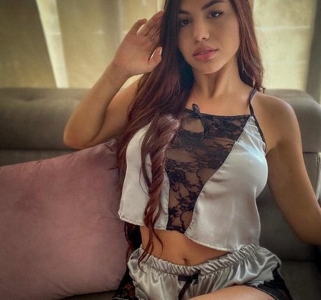 Ariana13 photo 2