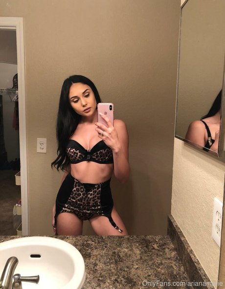Arianamarie photo 325