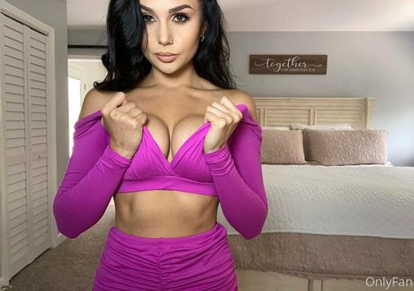 Arianamarie photo 330