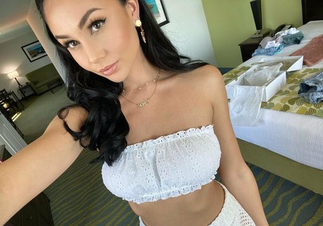 Arianamarie photo 522