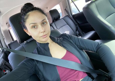 Arianamarie photo 533