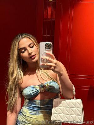arianavanx photo 42