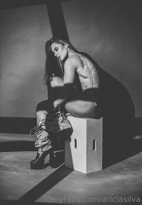 Aricia Silva photo 332