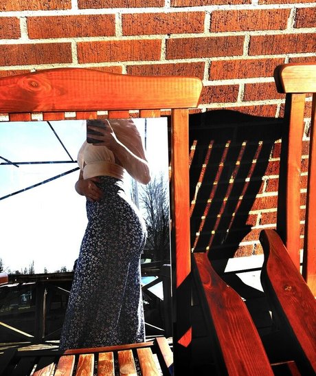 Arielle Burstrom photo 9
