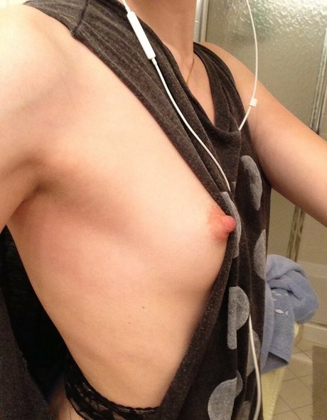 Aril's Chest photo 9