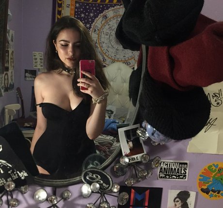 Artbitch666 photo 32