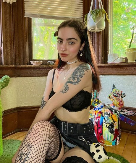 Artbitch666 photo 41