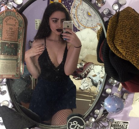 Artbitch666 photo 48