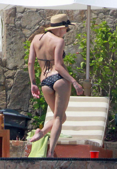 Ashlee Simpson Ross photo 5