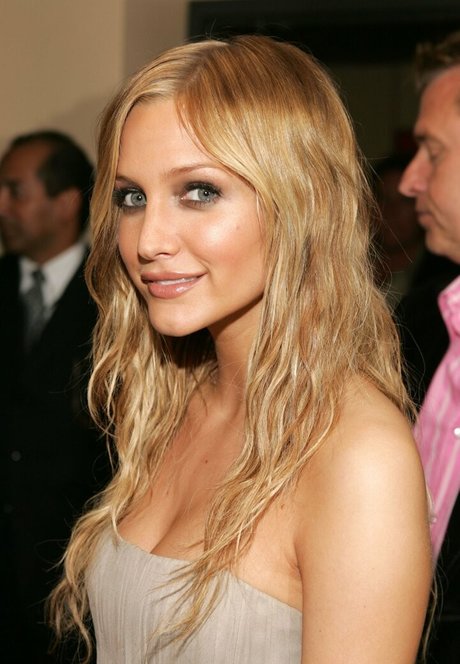Ashlee Simpson Ross photo 39